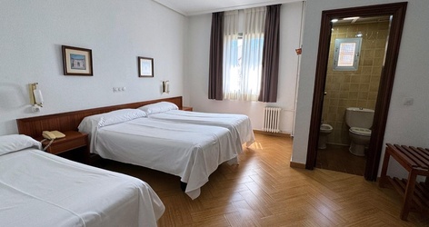 Chambre triple standard Hôtel ELE Acueducto Ségovie